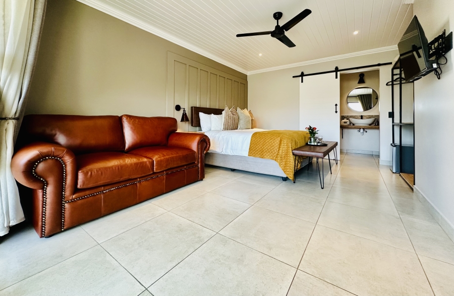 9 Bedroom Property for Sale in Westcliff Western Cape